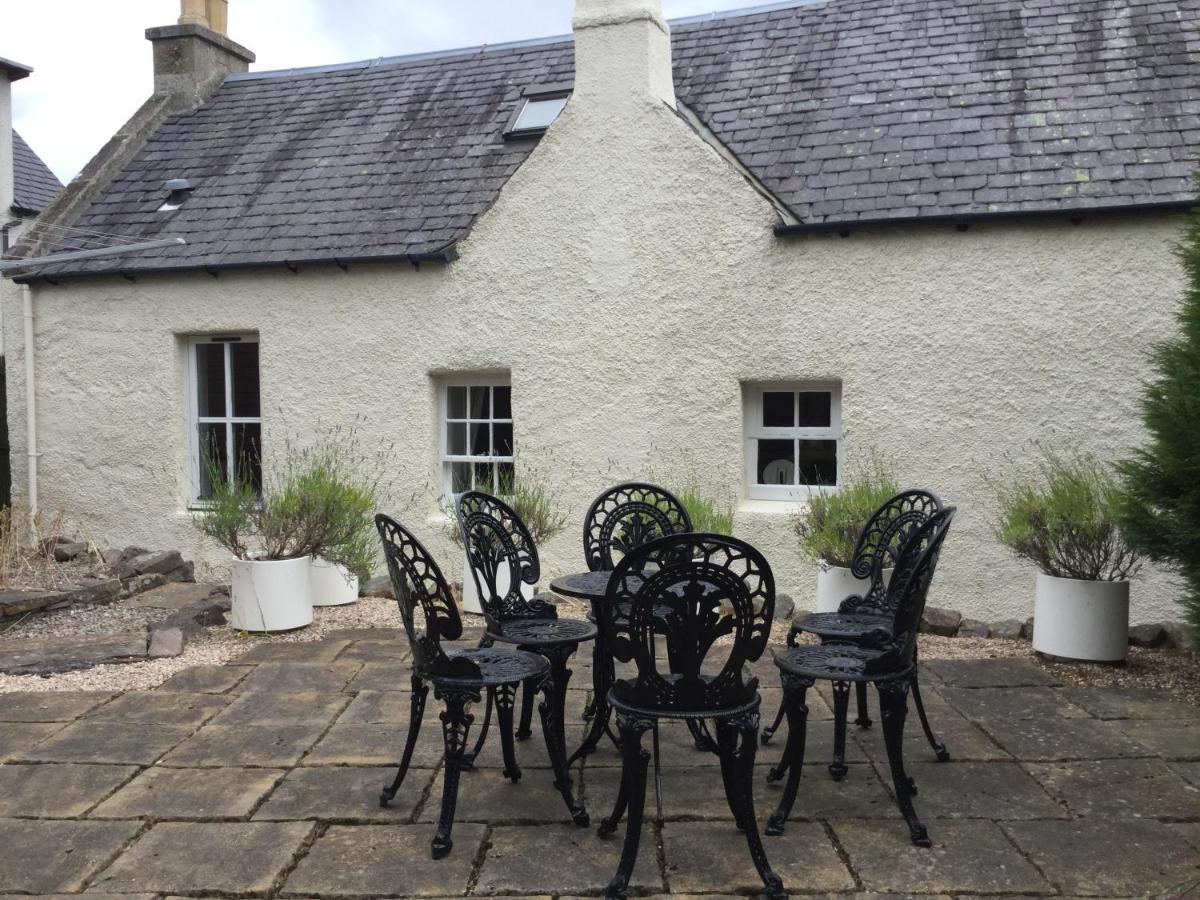 Three-Bedroom Old Cottage Free Parking Inverness Exteriör bild