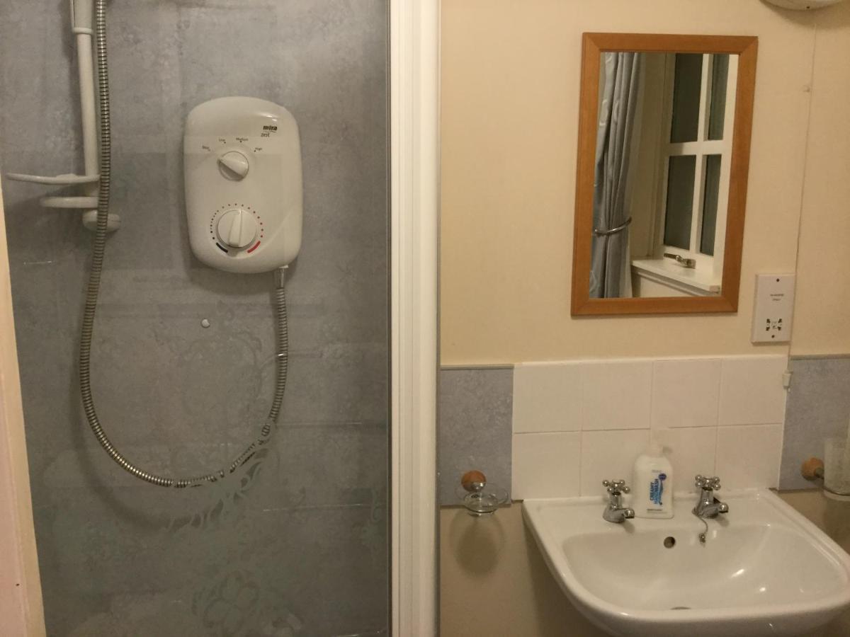 Three-Bedroom Old Cottage Free Parking Inverness Exteriör bild