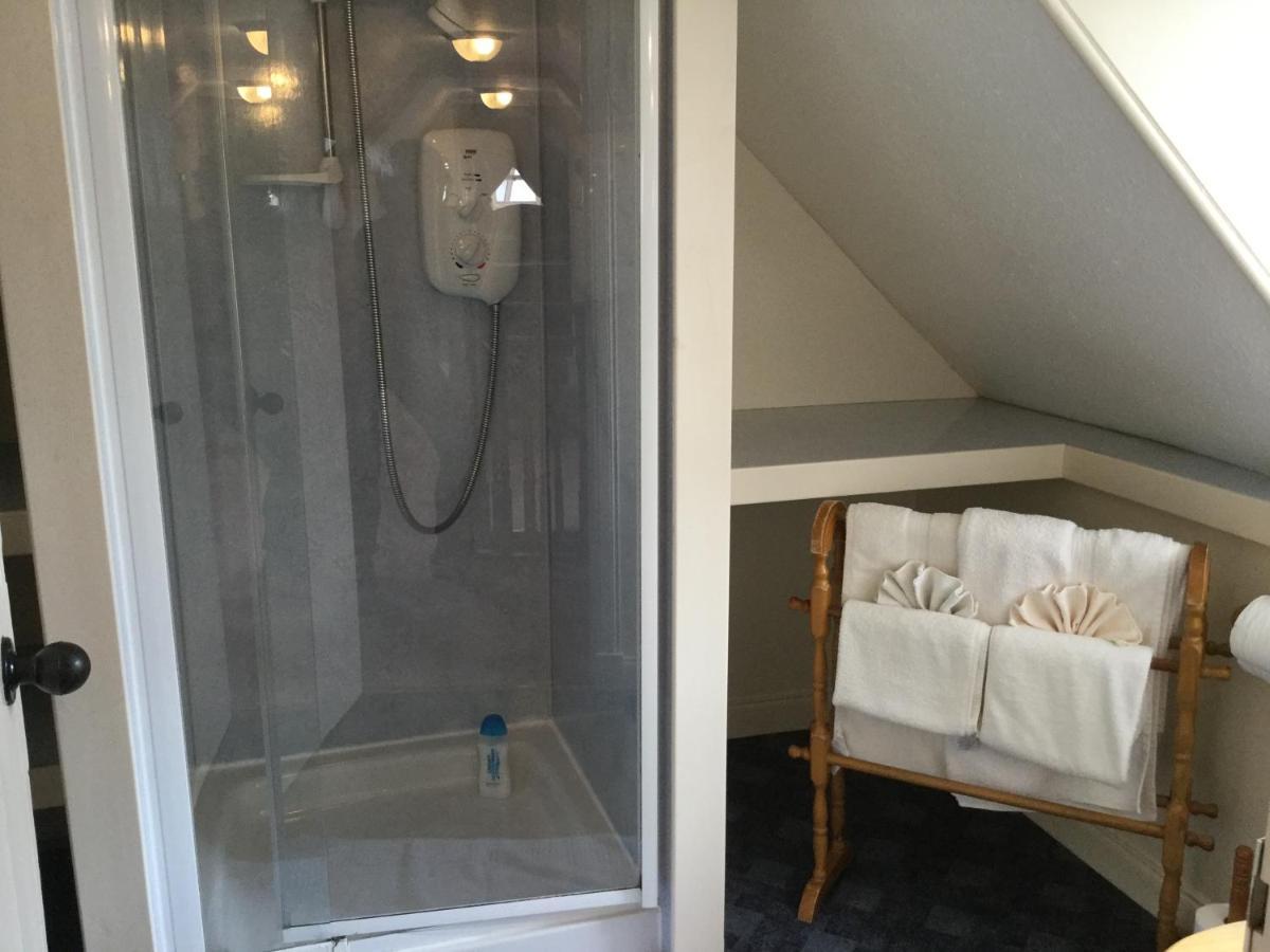 Three-Bedroom Old Cottage Free Parking Inverness Exteriör bild