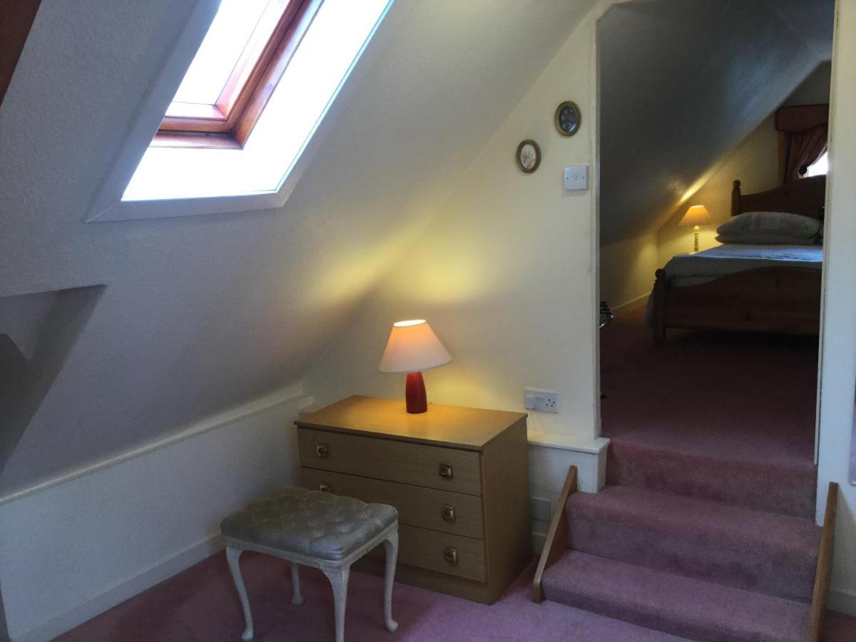Three-Bedroom Old Cottage Free Parking Inverness Exteriör bild