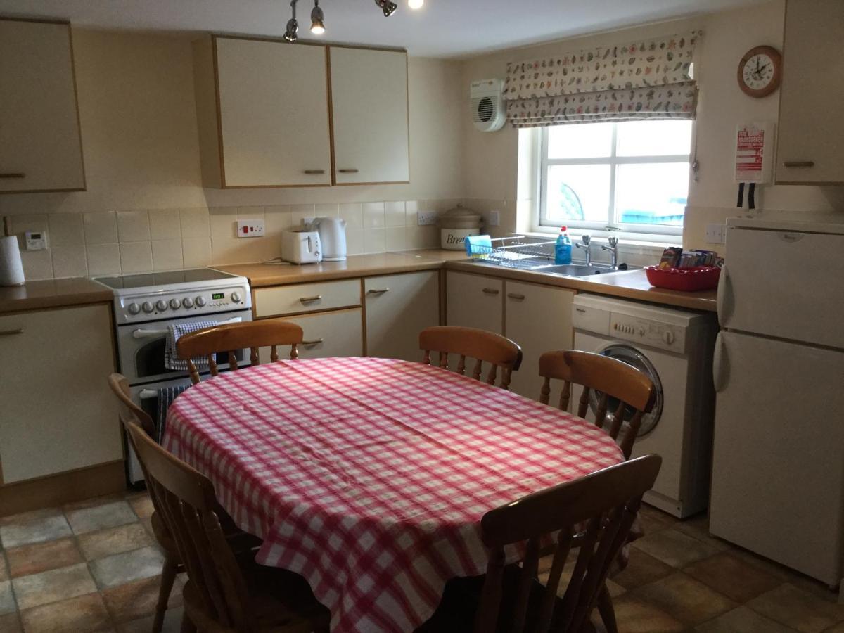 Three-Bedroom Old Cottage Free Parking Inverness Exteriör bild