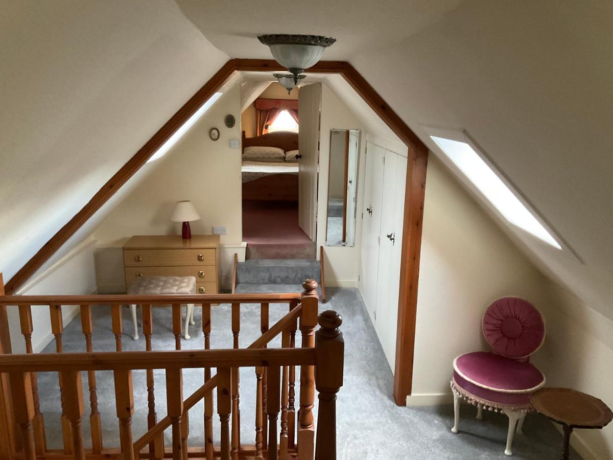 Three-Bedroom Old Cottage Free Parking Inverness Exteriör bild