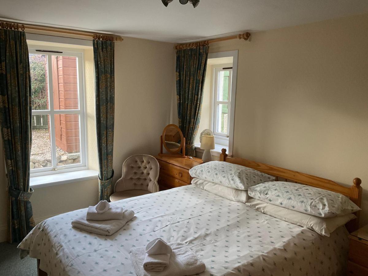 Three-Bedroom Old Cottage Free Parking Inverness Exteriör bild