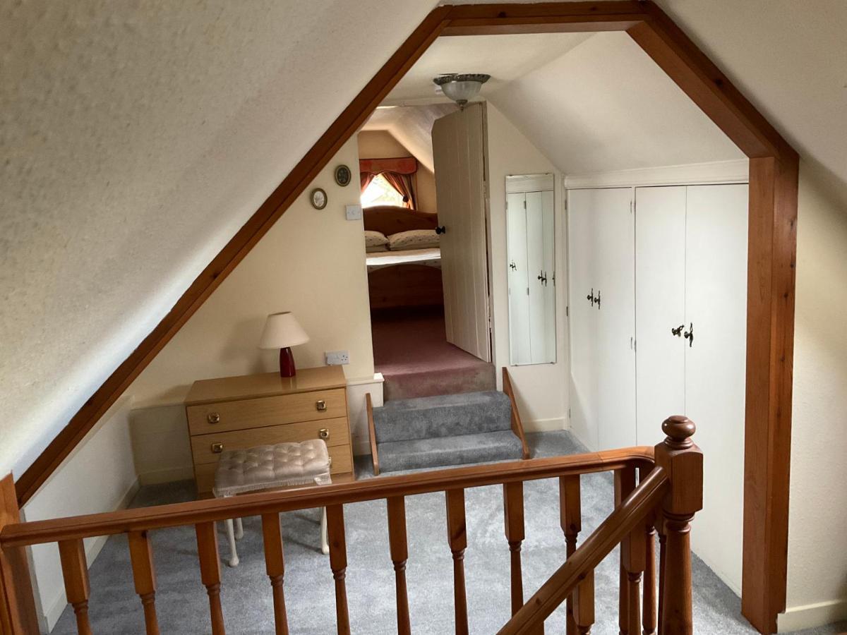 Three-Bedroom Old Cottage Free Parking Inverness Exteriör bild