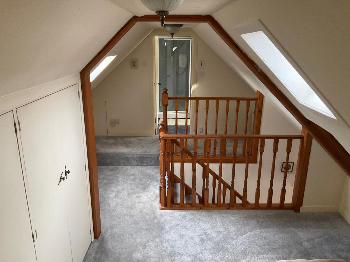 Three-Bedroom Old Cottage Free Parking Inverness Exteriör bild